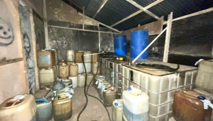 Polresta Banda Aceh Gerebek Gudang Timbunan Minyak 4,2 Ton