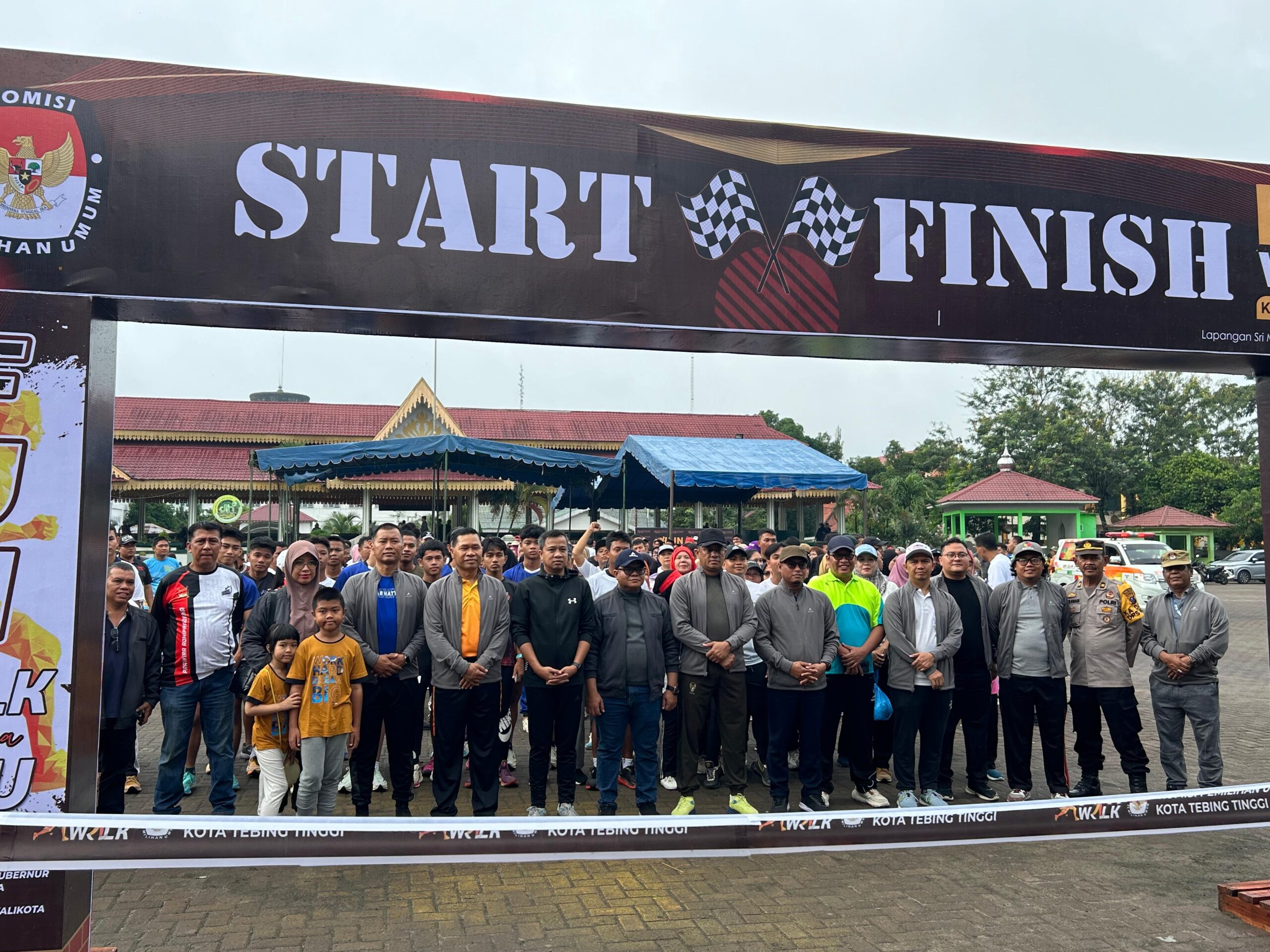 Kampanyekan Pilkada Damai, Pj Wali Kota Fun Walk Bersama Forkopimda Dan KPU Kota Tebingtinggi