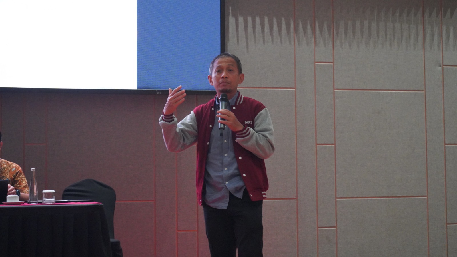 Kepala OJK Provinsi Sumatera Utara, Khoirul Muttaqien