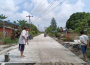 Apresiasi Petani Kepada Pemimpin Dambaan Jalan Pasarodi Dicor Beton