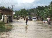 Sungai Kanan Meluap, Jalinsum Langgapayung-Gunungtua Terendam Banjir
