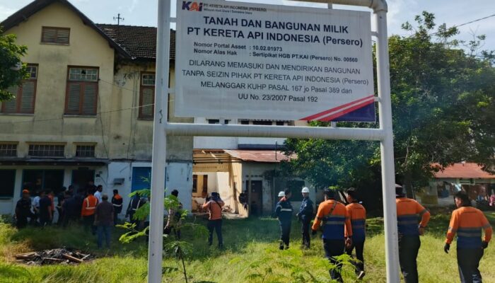 Polres P. Siantar Dampingi Penertiban Aset Rumah PT KAI