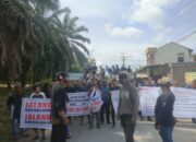 Jalan Provinsi Rusak, Warga 4 Kecamatan Tuntut Kadis PUPR Turun Ke Asahan 