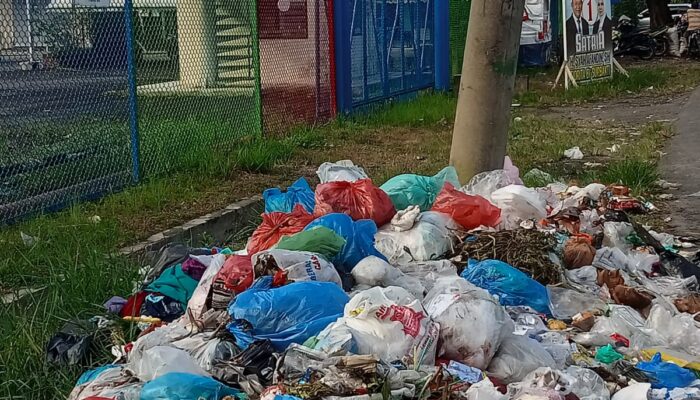Sampah Membuat Wajah Eks ‘Kota Minyak’ P. Brandan Terlihat Kumuh