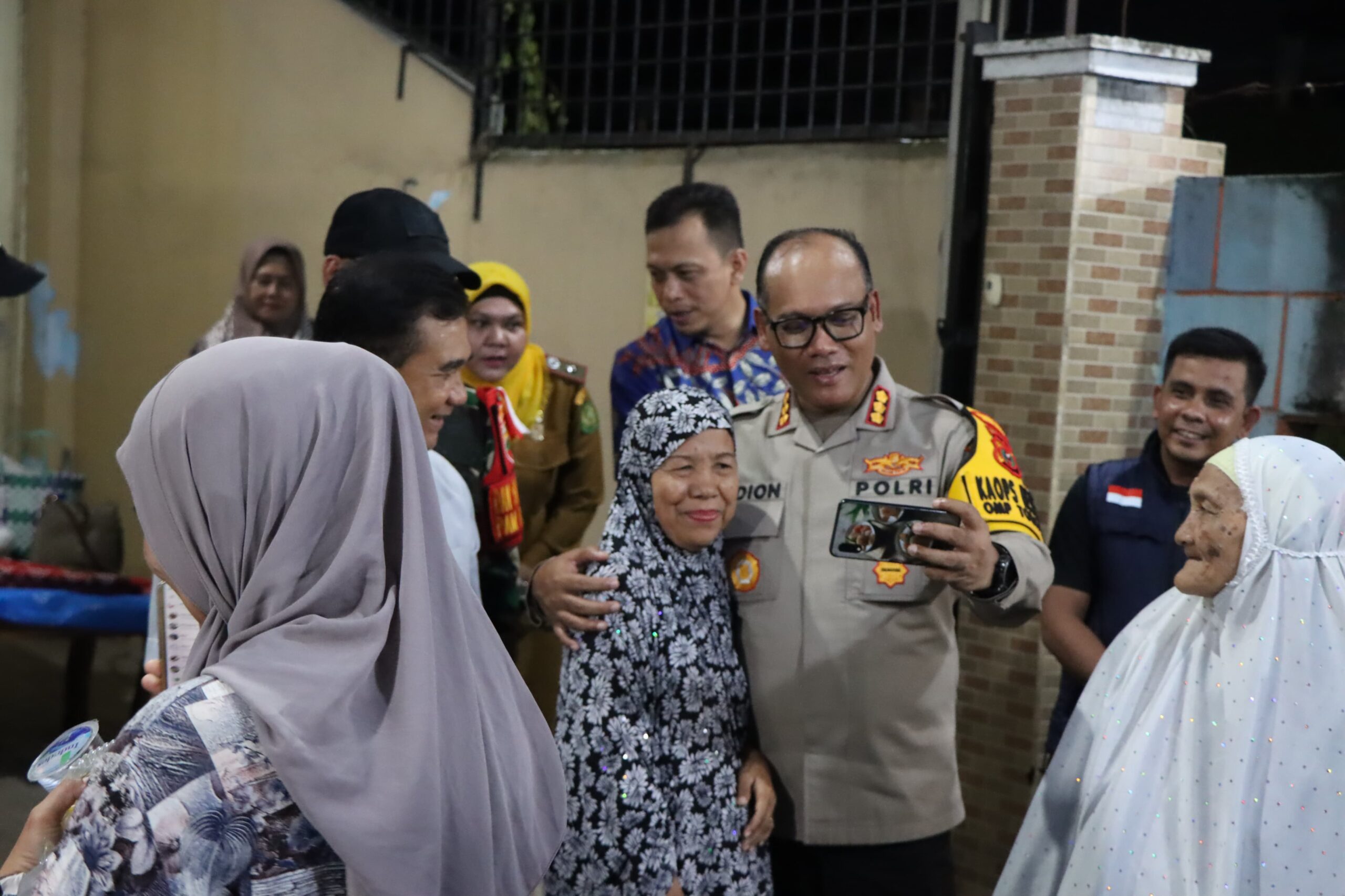 Kapolrestabes Medan Silaturahmi Kamtibmas Sapa Warga Satu Rasa Di Medan Tenggara
