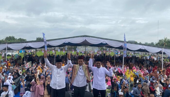 Meski Diguyur Hujan Ribuan Jamaah Tetap Hadir Demi UAS Dan Yusuf-Bayu Di Batang Kuis