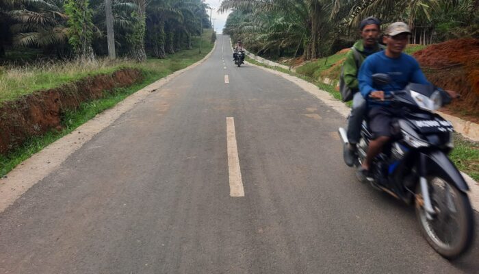 Komitmen Paslon Dambaan, 2,562 KM Jalan Bantan-Bukit Cermin Dihotmix