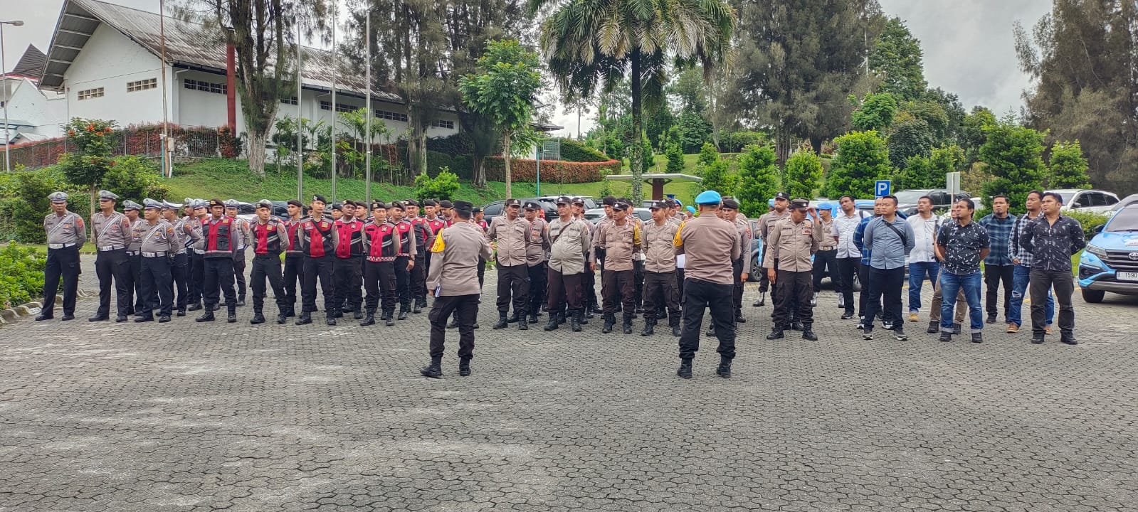 Pengamanan Ekstra Ketat, Debat Publik Kedua Paslon Pilkada Simalungun Aman