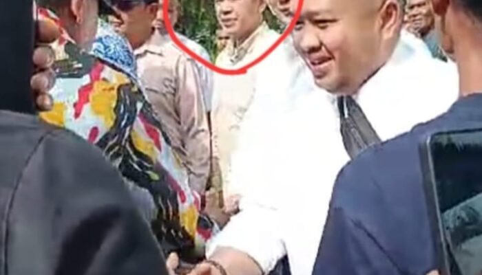 Direktur BUMD Tapsel Diduga Ikut Politik Praktis Pilkada, Fotonya Viral