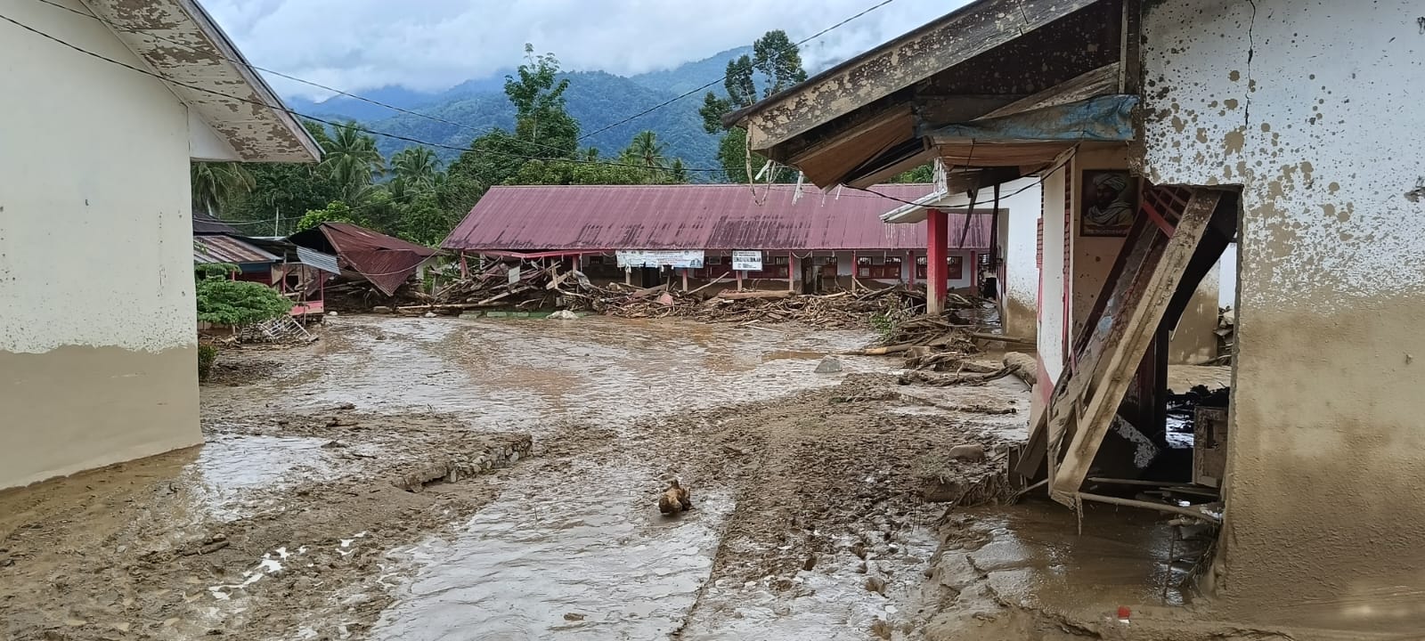 Banjir Bandang Di Tapsel, 2 Tewas Dan 3 Desa Rusak Parah
