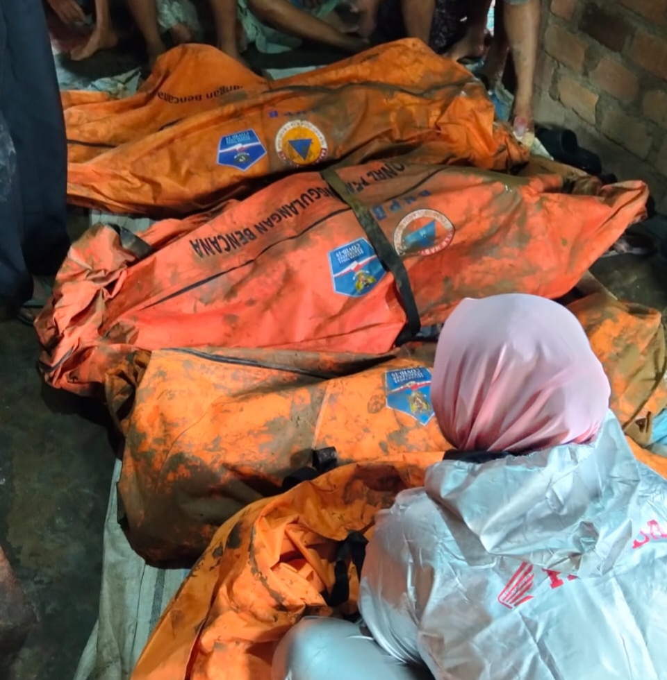 Empat Jenazah Korban Tertimbun Longsor Di Harang Julu Ditemukan