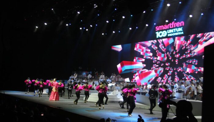 Smartfren Rayakan Budaya Dan Karya Anak Bangsa Dengan Pagelaran Musik Malam 100 Cinta