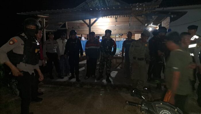Polres Tapteng Bersama TNI Dan Satpol PP Patroli Antisipasi Konflik Pilkada