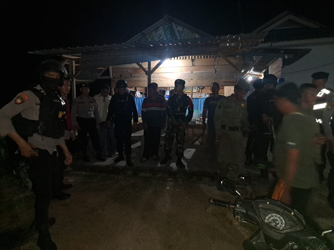 Polres Tapteng Bersama TNI Dan Satpol PP Patroli Antisipasi Konflik Pilkada
