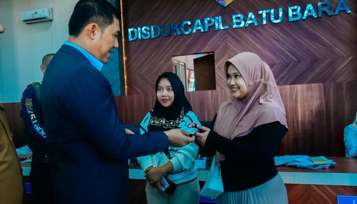 Tingkatkan Partisipasi Pemilih 1500 KTP Elektronik Diserahkan