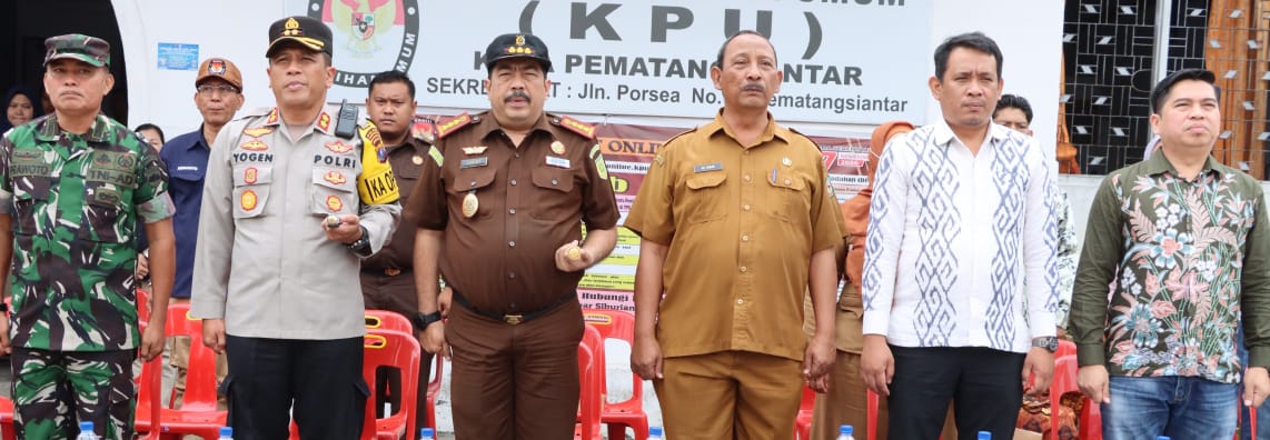 Kapolres P. Siantar Saksikan Pelepasan Logistik Pilkada