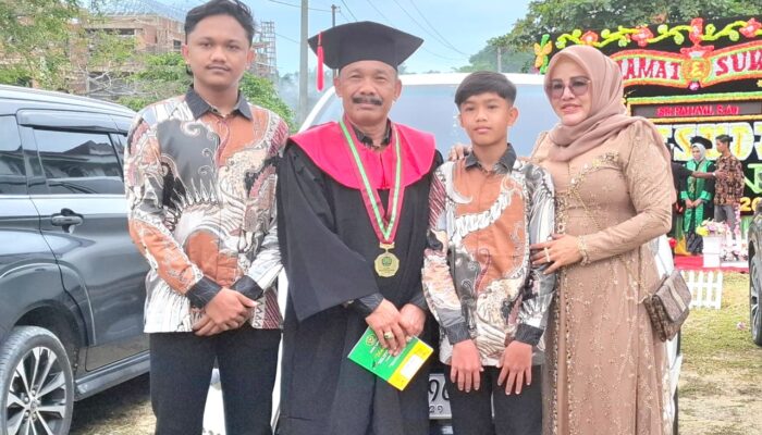 Cabup Pidie Sarjani Abdullah Nyoblos Di TPS Tong Pria