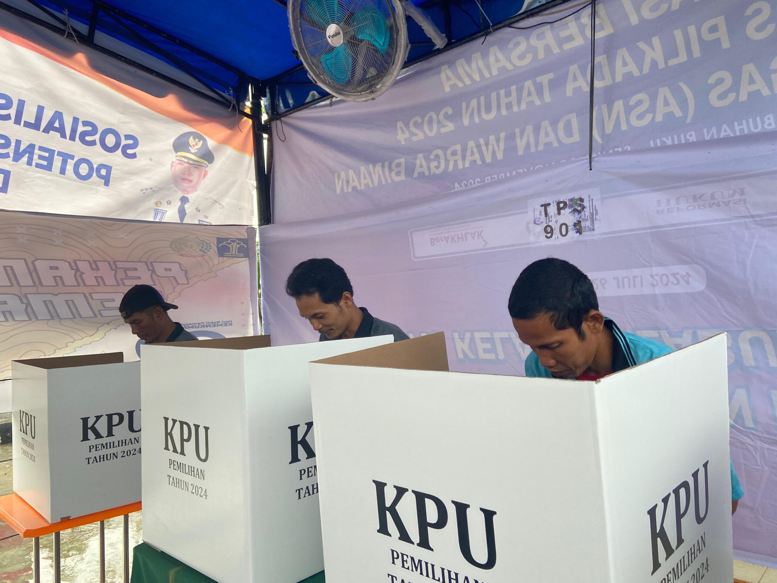WBP Dan Pegawai Lapas Labuhanruku Antusias Memilih