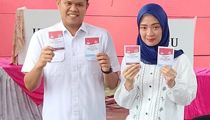 Adlin Tambunan Nyoblos di TPS 22 Desa Firdaus