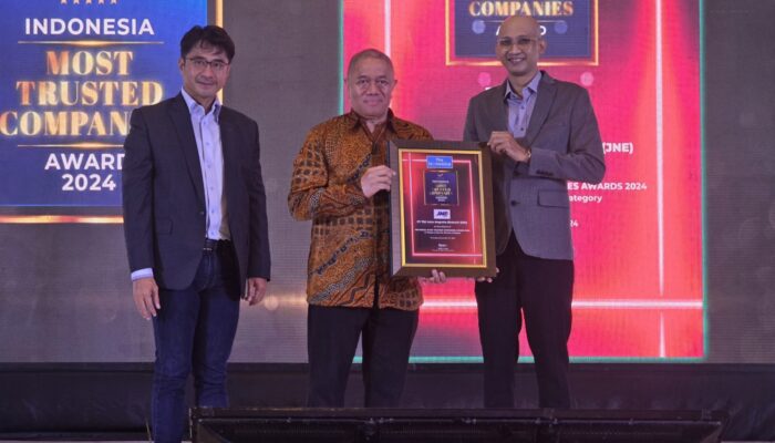 JNE Raih Indonesia Most Trusted Companies Award 2024