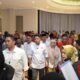 PASANGAN calon walikota dan wakil walikota Medan nomor urut 2, Prof Ridha dan Abdul Rani membawa istri tercinta mereka di acara debat publik kedua yang digelar KPU di Grand Mercure, Medan, Sabtu (16/11/2024) malam. Waspada/ist