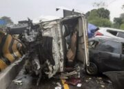 21 Kendaraan Terlibat Kecelakaan Beruntun Di Tol Cipularang KM 92, 1 Tewas
