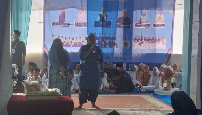 Yayasan Tahfidzul Qur’an Al-Abrary Wisuda 27 Anak