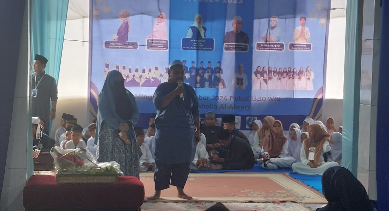 Yayasan Tahfidzul Qur'an Al-Abrary Wisuda 27 Anak