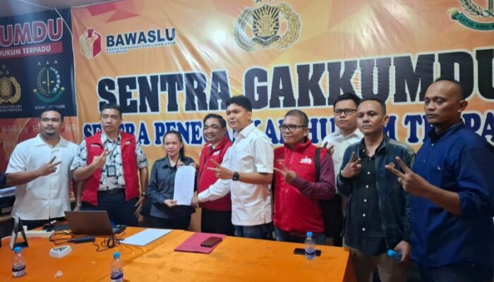 Tim Kuasa Hukum BERANI Laporkan Insiden Perusakan APK Paslon 02 ke Bawaslu