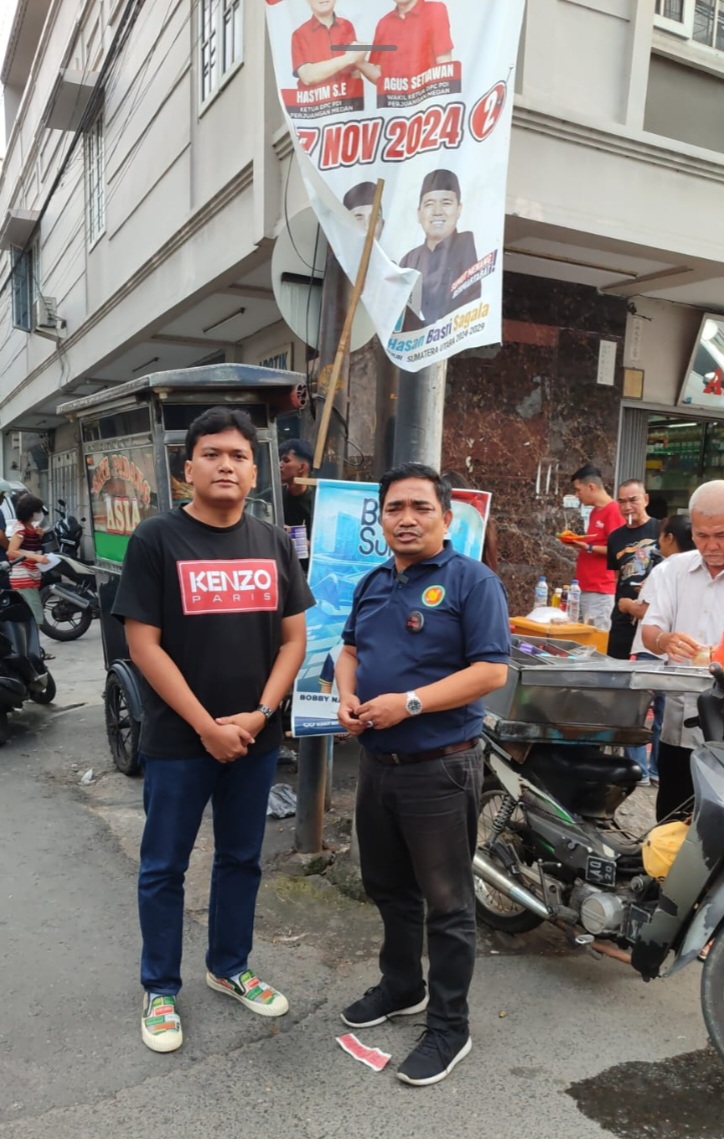 TIM Kuasa Hukum Rion Arios , S.H, M.H., yang juga Kepala Badan Bantuan Hukum Advokasi Rakyat (BBHAR) PDI Perjuangan Kota Medan didampingi Wakil Ketua Bidang Hukum DPC PDI PerjuanganKota Medan Tumpal Utrecht Napitupulu, S.H., M.H. kepada wartawan dalam konferensi pers di Jalan Pemuda Medan, Kamis (14/11/2024). Waspada/ist