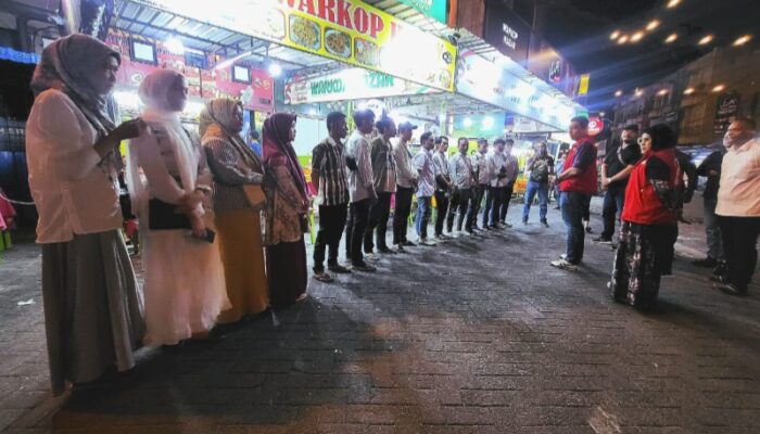 Kuasa Hukum Ridha-Rani ‘Turun Gunung’ Bersama Puluhan Mahasiswa Lakukan Canvassing Di Lokasi Kuliner