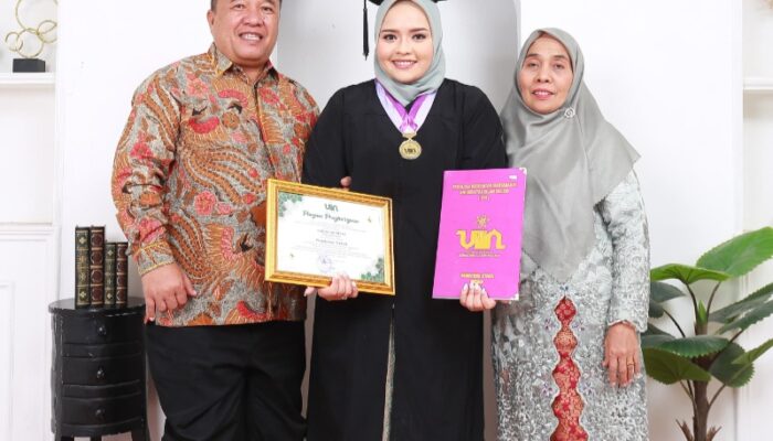 Sarah Mumtaz Wisudawan Terbaik UINSU Tahun 2024 Raih IPK 3.92