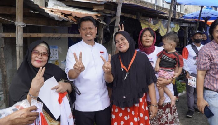 Kunjungi Pasar Bersama Mandala, Prof Ridha: Pedagang Pasar Itu Pahlawan Bagi Daerah