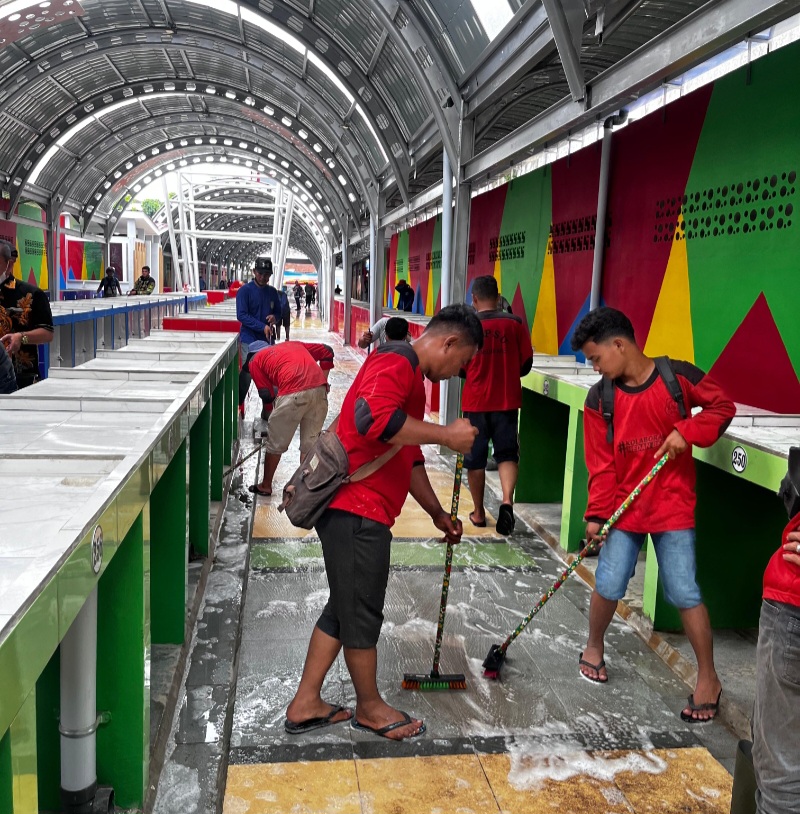Jelang Diresmikan, PUD Pasar Medan Gotong Royong di Pasar Akik