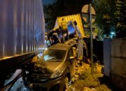 Rem Blong, Truk Kontainer Tabrak Dua Mobil Di Tol Medan Deli