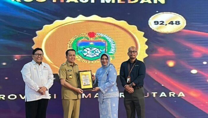 RSU Haji Medan Terima Penghargaan Eari Pj. Gubsu