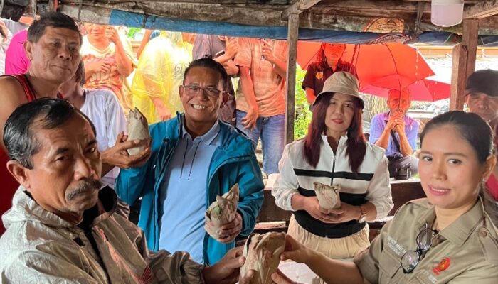 Peduli Sesama, Bendahara DPD Gerindra Sumut Dan Zaki Salurkan Bantuan Untuk Korban Banjir