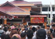 Ribuan Massa Koalisi Aksi Masyarakat Peduli Pilkada Jujur Seruduk KPU dan Bawaslu