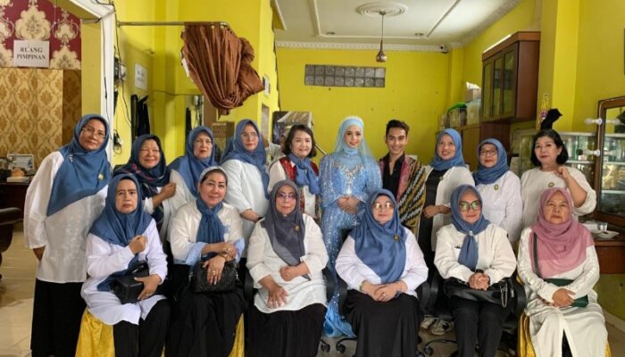 BKOW Sumut Gelar Pelatihan TRP Gaun Panjang Berkerudung