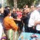KETUA DPD GRIB Jaya Sumut Samsul Tarigan didampingi Sekretaris Rukun Sembiring dan Bendahara Jaman Ginting beserta Wakil Ketua Bobby Octavianus Zulkarnain, Ketua OKK Rio Kili Kili, Ketua Satgas Govindo Tarigan dan pengurus lain termasuk dari DPC GRIB Jaya Kota Medan, Kabupaten Deliserdang, Kota Binjai beserta jajaran, menyalurkan bantuan kepada korban tanah longsor Sibolangit, Sabtu (30/11). Waspada/ist