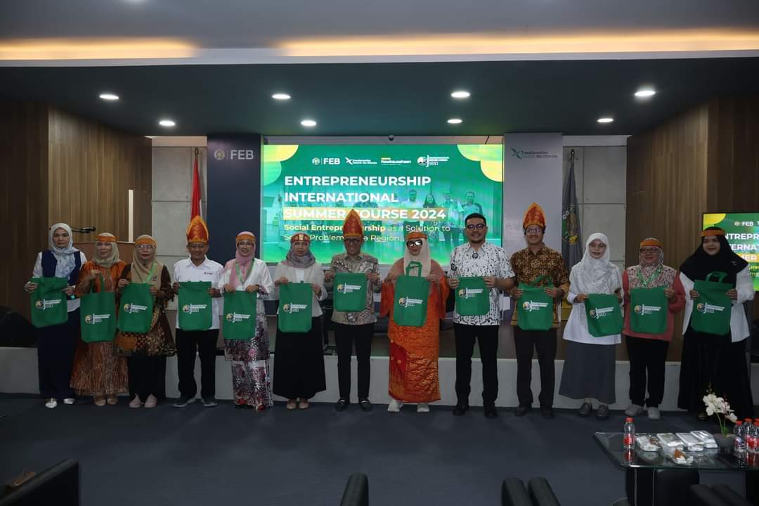 KEGIATAN Entrepreunership Internasional Summer Courses’, yang dilaksanakan secara hybrid (offline dan online). Waspada/Ist