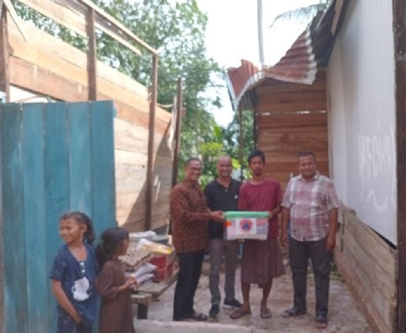 Tiga Rumah Warga Alue Sentang Rusak Dihantam Angin Kencang Tiga Rumah Warga Alue Sentang Rusak Dihantam Angin Kencang