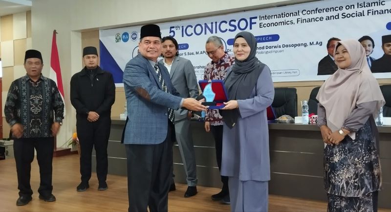 Pakar Ekonomi Islam Dari 5 Negara Berbicara Di International Conference FEBI UIN Syahada Padangsidimpuan Pakar Ekonomi Islam Dari 5 Negara Berbicara Di International Conference FEBI UIN Syahada Padangsidimpuan