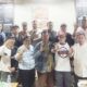 Ketua Ono Niha Kabupaten Deliserdang Roberto Gea, Tim Pemenangan Yusuf-Bayu Kompol (Purn) Syahrizal dan lainnya saat berfoto bersama. (Waspada/ist).