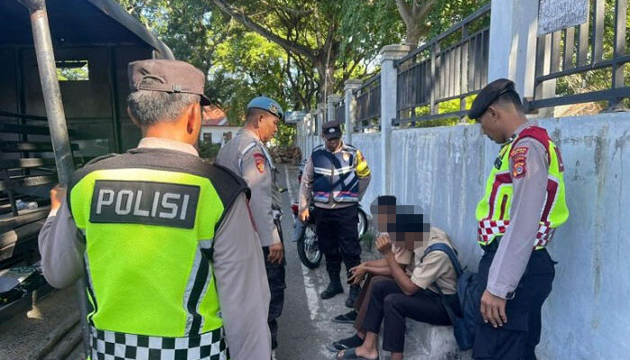 Polisi Amankan Pelajar Bolos Sekolah