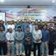 Ketua Bawaslu Tapsel, Taufik Hidayat (7 kanan), Vernando Maruli Aruan (7 kiri) dan nara sumber foto bersama dengan Panwascam se Tapsel, di aula Tor Sibohi Nauli Hotel Sipirok, Sabtu (9/11). Waspada/ist.