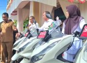 Pj Bupati Pidie Serahkan Tujuh Sepeda Motor Pusling Di Hari Kesehatan Nasional