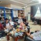 Dari kanan, Penjabat Bupati Simeulue Teuku Reza Fahlevi melakukan briefing dengan Ketua Panwaslih Ahmad Ritauddin, Lucky Zefian Jumarif, Defi Sri Hartati, Safrian Suandi dan Staf T. Rahmat Saputra, Rabu (13/11). Waspada/Rahmad