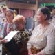 Kapoldasu Irjen Pol Whisnu Hermawan Februanto (kiri) menunjukkan kepeduliannya kepada korban kebakaran dan masyarakat yang membutuhkan bantuan dengan melakukan bakti sosial berupa pemberian 50 paket sembako di lokasi kebakaran delapan unit rumah di Jl. Sejahtera, Kel. Asuhan, Kec. Sianțar Timur, Pematangsiantar, Kamis (31/10) pukul 14:00.(Waspada-Ist).