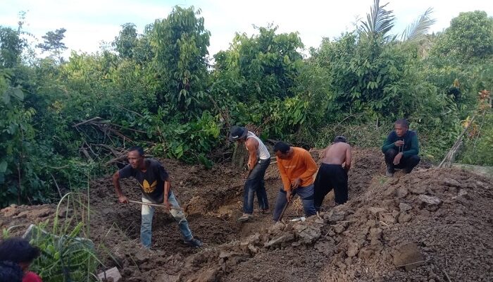 6 Jenazah Etnis Rohingya Dikebumikan Di Madat, 90 Dipindahkan Ke Peureulak Timur